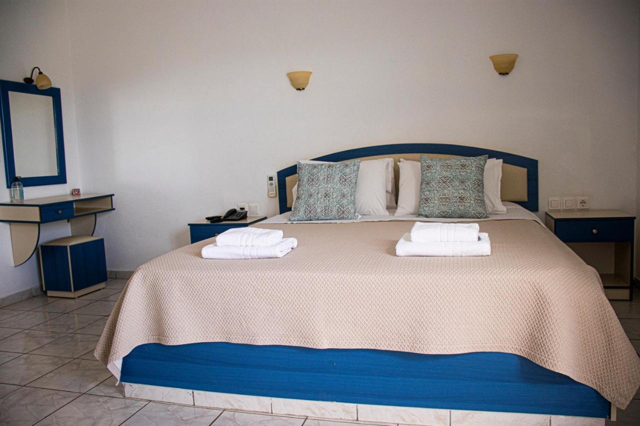 Castri Village Hotel Палекастрон Екстериор снимка